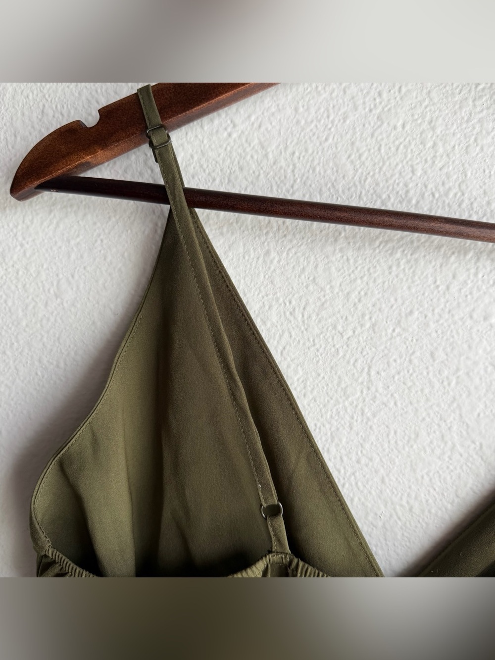 Tobi Olive Green Surplice Romper Shorts Medium Elastic Waist Lightweight Casual - Picture 5 of 15